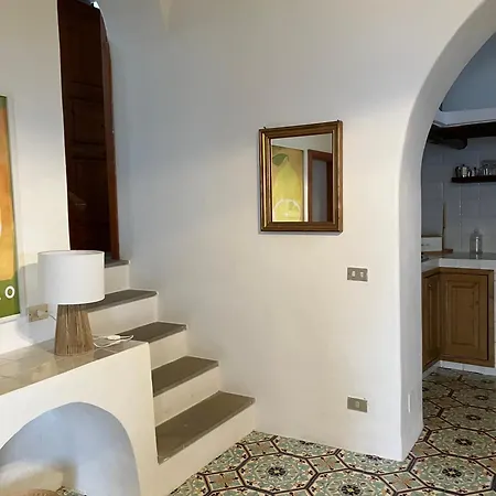 Villa Casa Bacco, Capistello