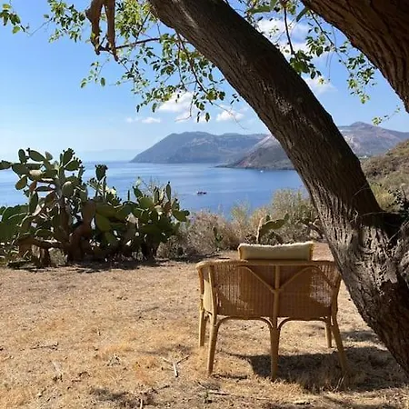 Villa Casa Bacco, Capistello *