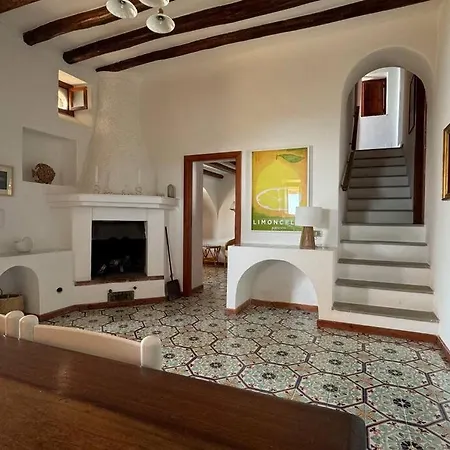 Vila Casa Bacco, Capistello