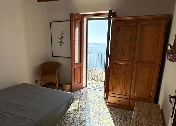 Villa Casa Bacco, Capistello *