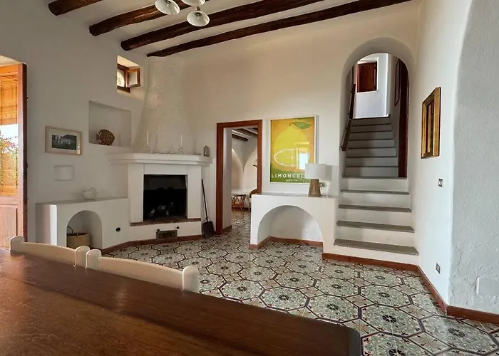 Villa Casa Bacco, Capistello